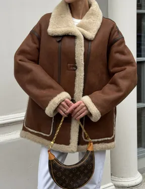 Современная коричневая дубленка из меха кёрли «Casual style»