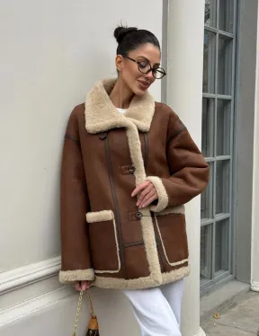 Современная коричневая дубленка из меха кёрли «Casual style»