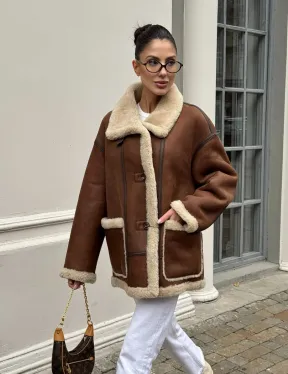 Современная коричневая дубленка из меха кёрли «Casual style»