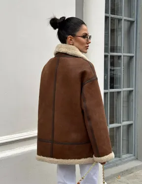 Современная коричневая дубленка из меха кёрли «Casual style»