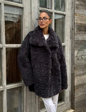 Стильный полушубок из натурального меха тиградо с большим отложным воротником - цвет графит