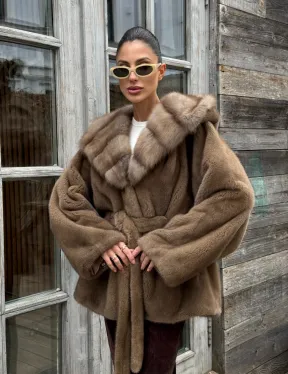 Шуба Luxury Fashion из плюшевой норки VELVET с капюшоном из меха куницы