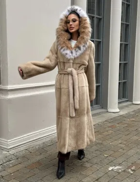 Классическая шуба из меха норки Champagne с капюшоном из рыси