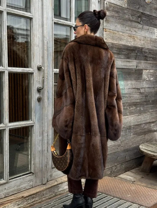 Шуба - кимоно Chic Fashion из норки орех с английским воротником