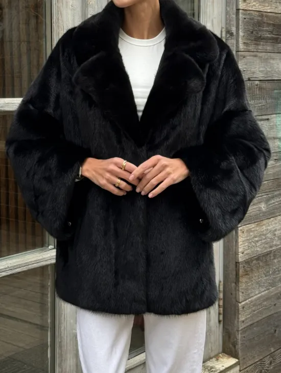 Женский норковый полушубок оверсайз в цвете Black, английский воротник
