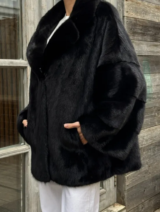 Женский норковый полушубок оверсайз в цвете Black, английский воротник