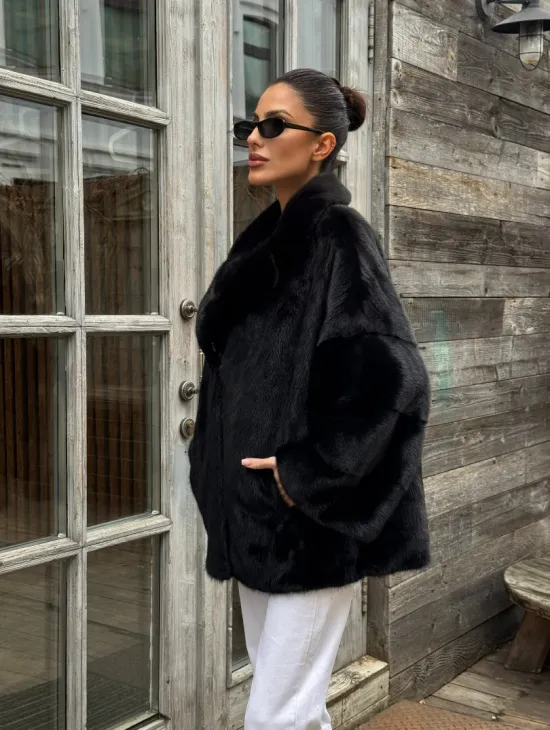 Женский норковый полушубок оверсайз в цвете Black, английский воротник
