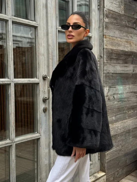 Женский норковый полушубок оверсайз в цвете Black, английский воротник