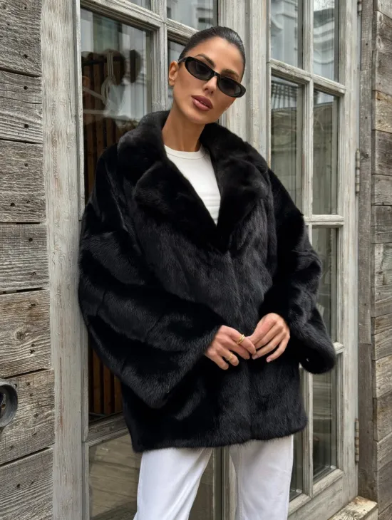 Женский норковый полушубок оверсайз в цвете Black, английский воротник