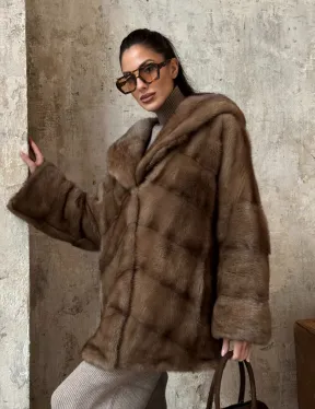 Укороченная норковая шуба с капюшоном из норки