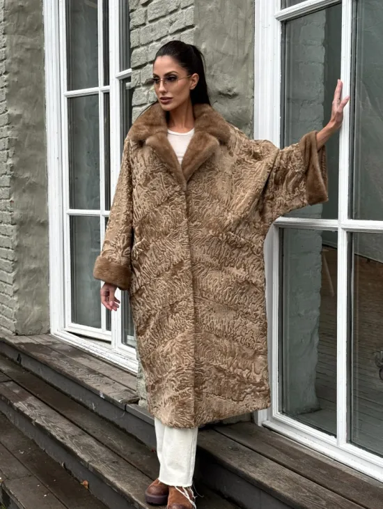 Женская шуба из меха каракуля GOLD кимоно паркет английский воротник