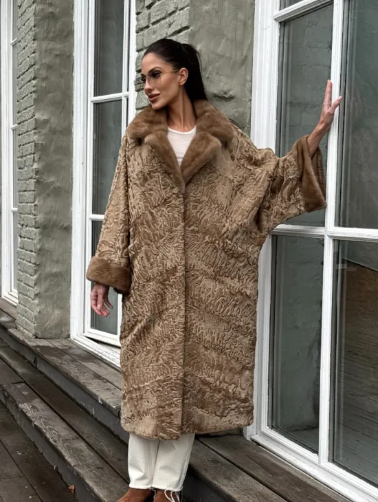 Женская шуба из меха каракуля GOLD кимоно паркет английский воротник