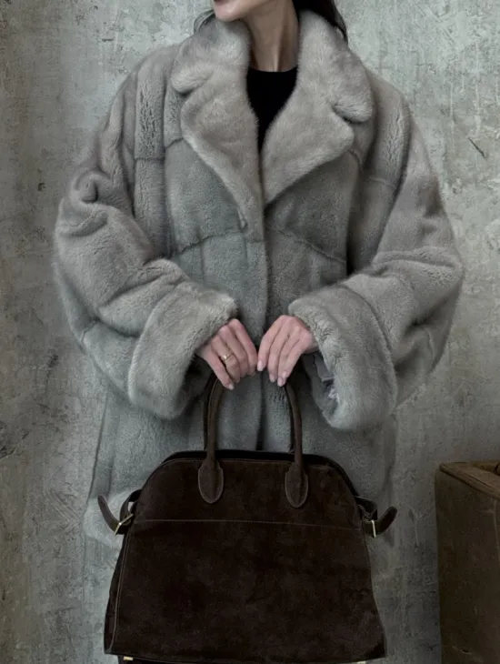 Меховое полупальто из аукционной серо-голубой норки с английским воротником