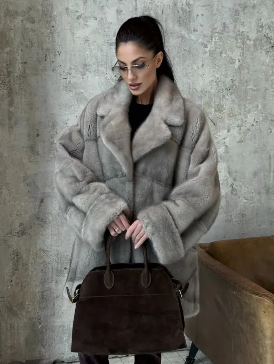 Меховое полупальто из аукционной серо-голубой норки с английским воротником