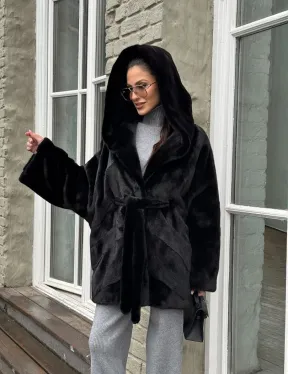 Шуба из канадской норки с капюшоном кобра, фасон летучая мышь