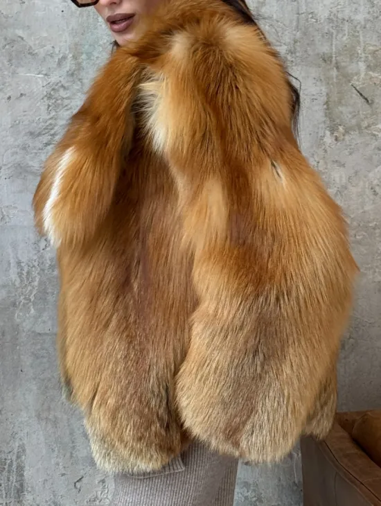 Короткая шуба из натуральной рыжей лисы