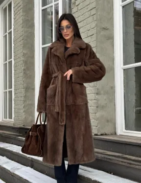 Классическая женская норковая шуба в цвете соболь с поясом и накладными карманами