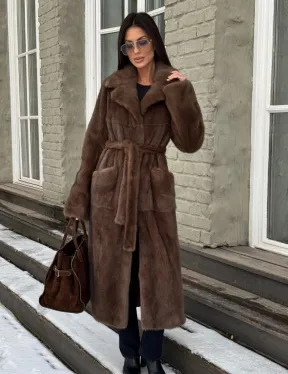 Классическая женская норковая шуба в цвете соболь с поясом и накладными карманами