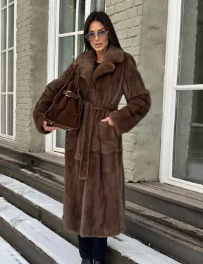 Классическая женская норковая шуба в цвете соболь с поясом и накладными карманами
