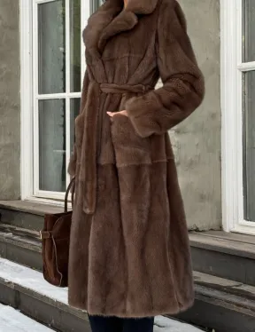 Классическая женская норковая шуба в цвете соболь с поясом и накладными карманами