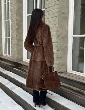 Классическая женская норковая шуба в цвете соболь с поясом и накладными карманами