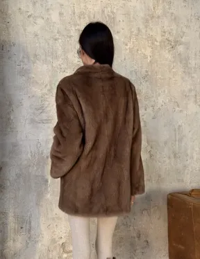 Бежевая норковая шуба - автоледи из меха скандинавской норки с воротником V-образным