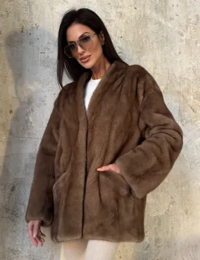 Бежевая норковая шуба - автоледи из меха скандинавской норки с воротником V-образным