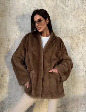 Бежевая норковая шуба - автоледи из меха скандинавской норки с воротником V-образным