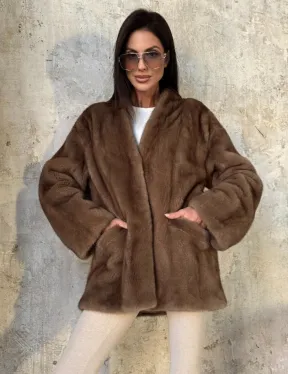 Бежевая норковая шуба - автоледи из меха скандинавской норки с воротником V-образным