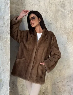 Бежевая норковая шуба - автоледи из меха скандинавской норки с воротником V-образным