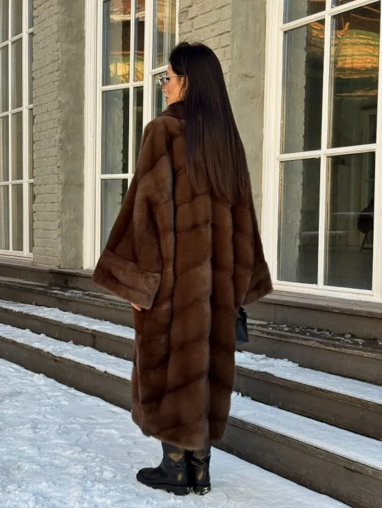Женская шуба больших размеров из меха норки фасон «Бохо»
