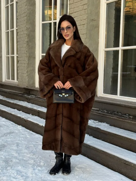 Женская шуба больших размеров из меха норки фасон «Бохо»