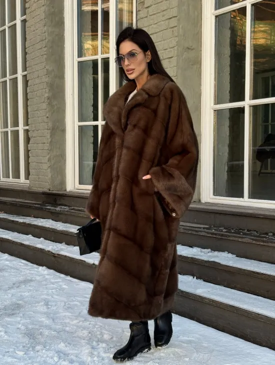 Женская шуба больших размеров из меха норки фасон «Бохо»
