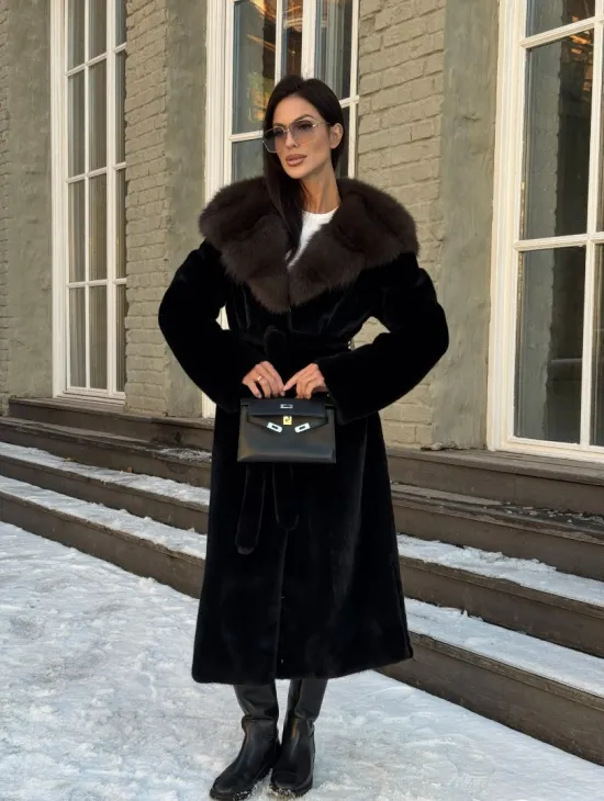 Черная шуба из плюшевой норки VELVET с капюшоном куница