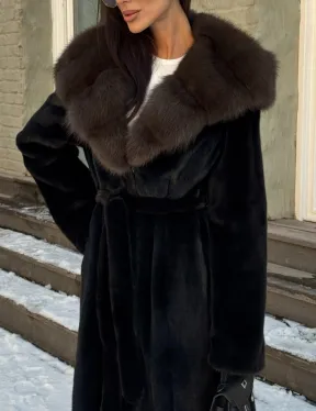 Черная шуба из плюшевой норки VELVET с капюшоном куница