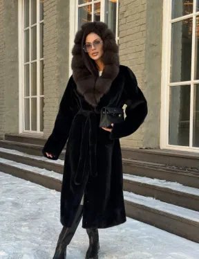Черная шуба из плюшевой норки VELVET с капюшоном куница