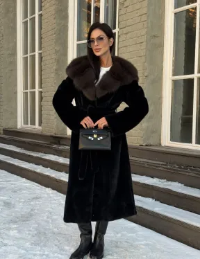 Черная шуба из плюшевой норки VELVET с капюшоном куница