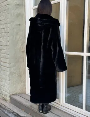 Шуба кимоно с капюшоном черного цвета из скандинавской норки Saga Furs