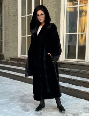 Шуба кимоно с капюшоном черного цвета из скандинавской норки Saga Furs