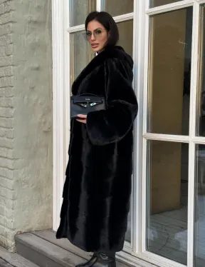 Шуба кимоно с капюшоном черного цвета из скандинавской норки Saga Furs