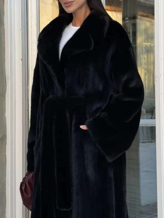 Элегантная модель женской норковой шубы с английским воротником из элитного меха норки