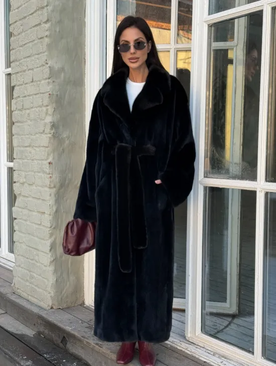 Элегантная модель женской норковой шубы с английским воротником из элитного меха норки