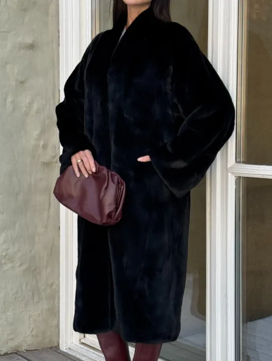 Элитная шуба из меха норки Luxury Fur Blackglama с V-образным воротником