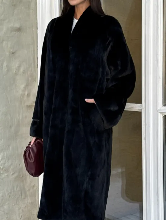 Элитная шуба из меха норки Luxury Fur Blackglama с V-образным воротником