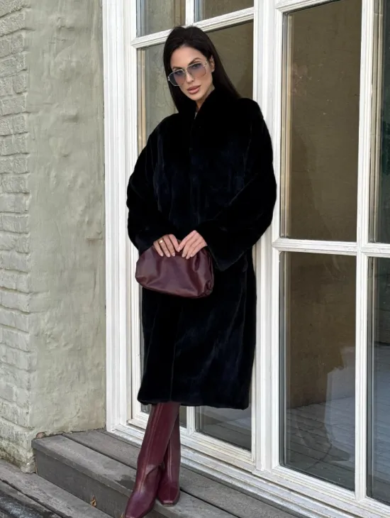 Элитная шуба из меха норки Luxury Fur Blackglama с V-образным воротником