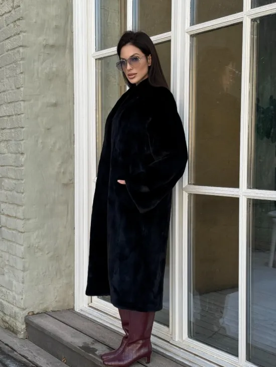 Элитная шуба из меха норки Luxury Fur Blackglama с V-образным воротником