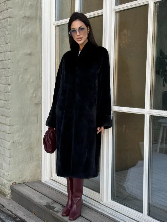 Элитная шуба из меха норки Luxury Fur Blackglama с V-образным воротником