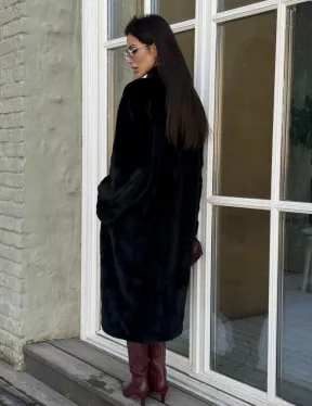 Элитная шуба из меха норки Luxury Fur Blackglama с V-образным воротником