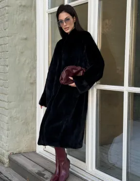 Элитная шуба из меха норки Luxury Fur Blackglama с V-образным воротником