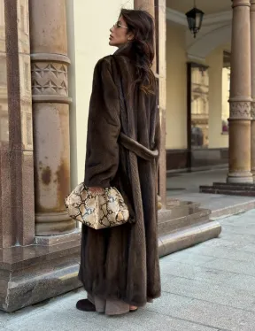 Модная длинная норковая шуба «зима 2025» из скандинавской норки - цвет орех